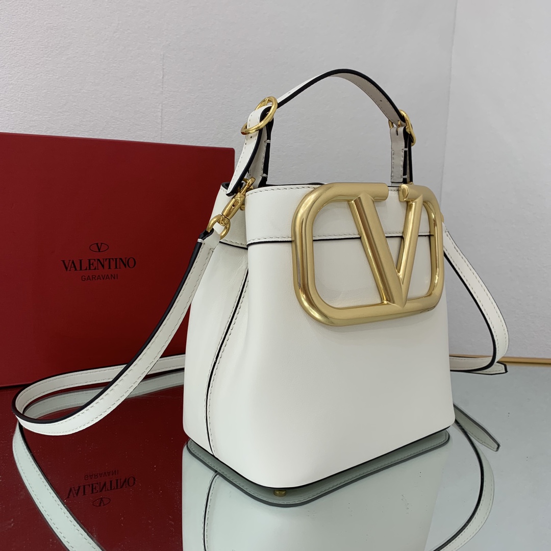 Va1e*ntin0 garavani s*pervee bag-20*19*12cm