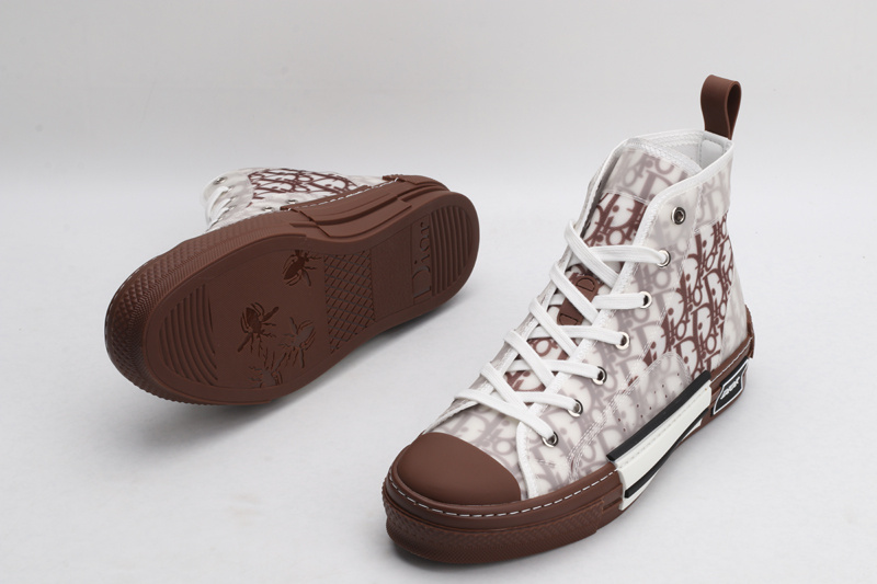 D*or high-top sneakers