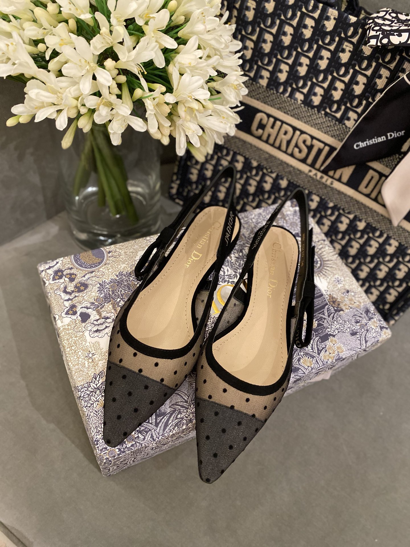D*or flap shoes