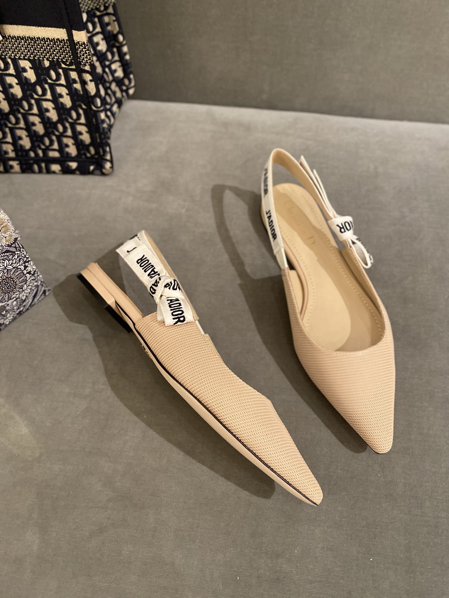 D*or flap shoes