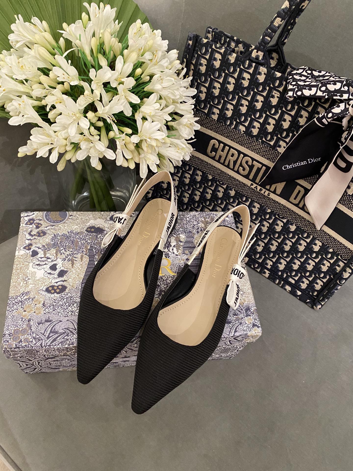 D*or flap shoes