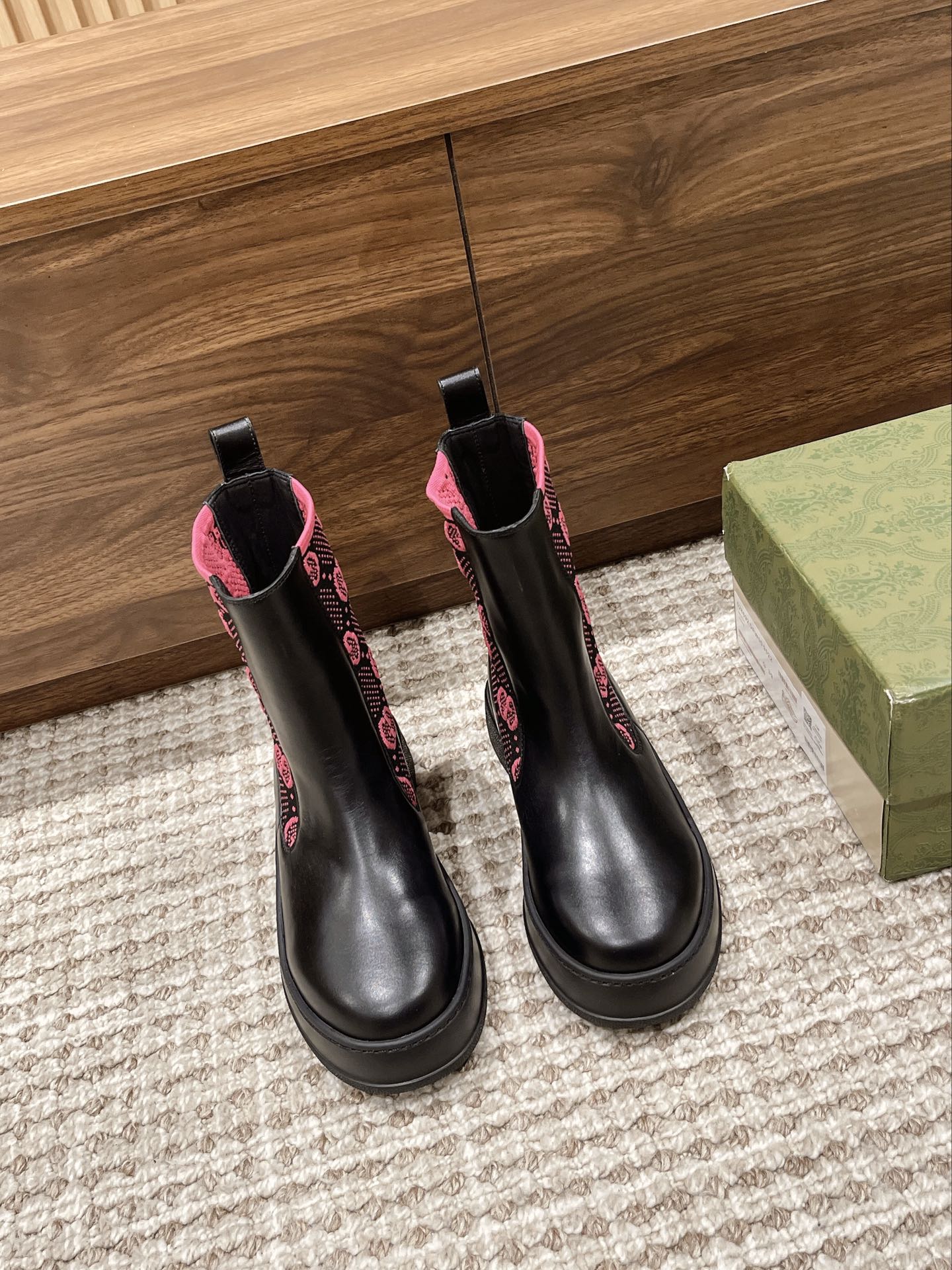 G*u*i boots-6cm