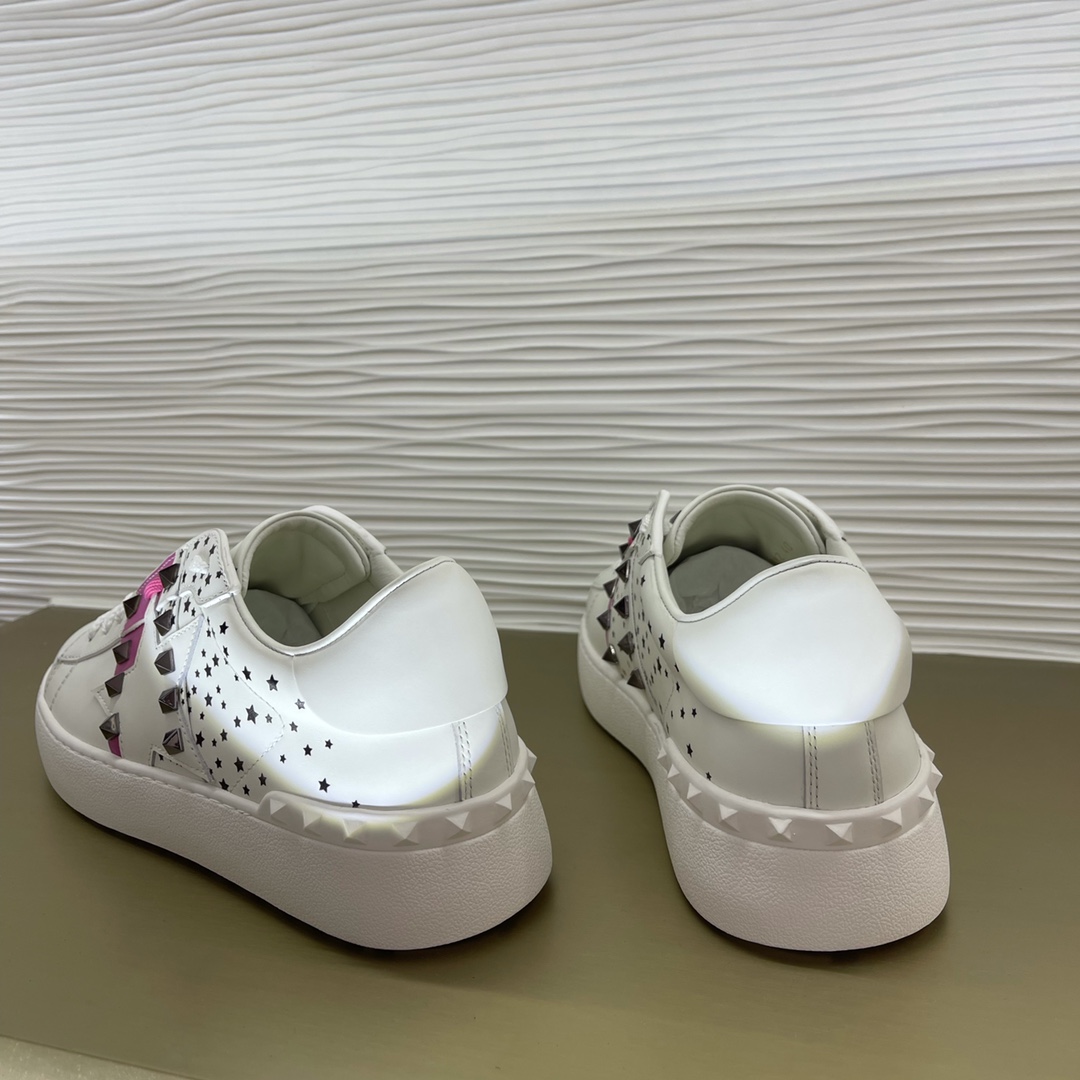 Va1e*ntin0 garavani sneakers