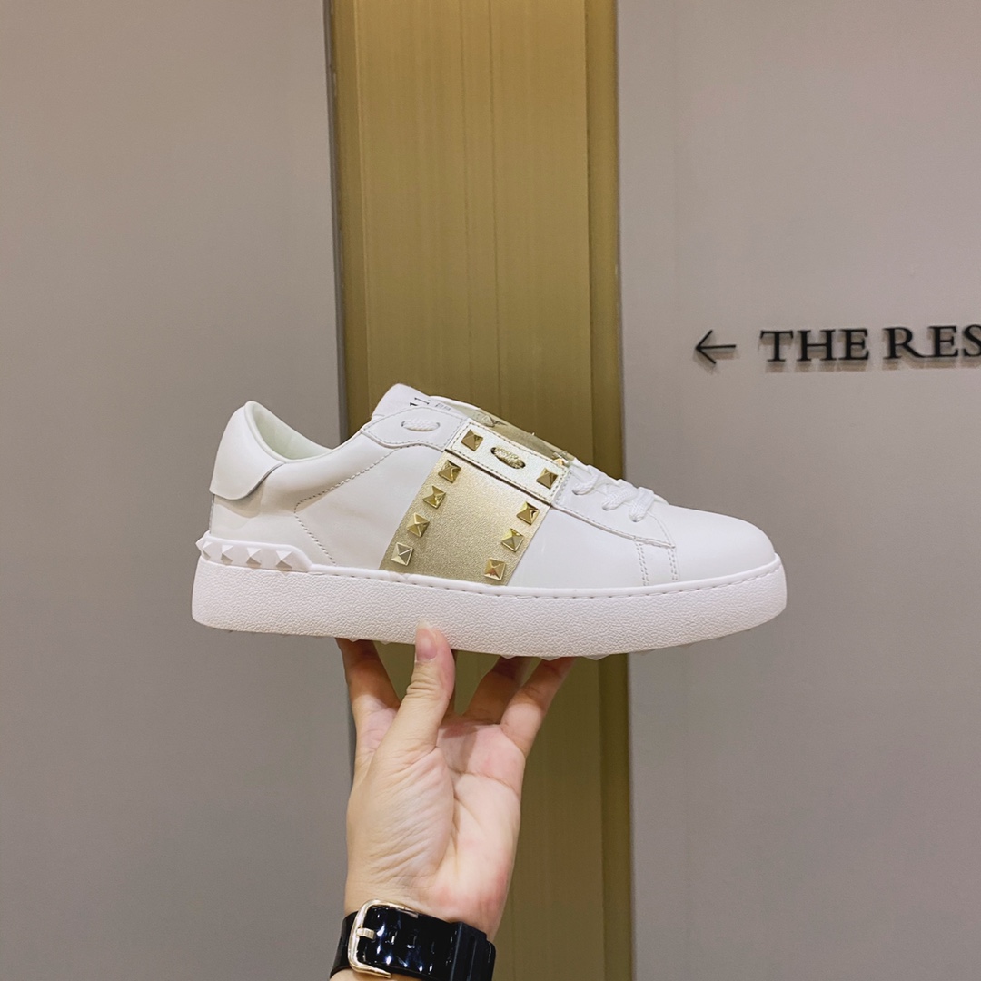 Va1e*ntin0 garavani sneakers
