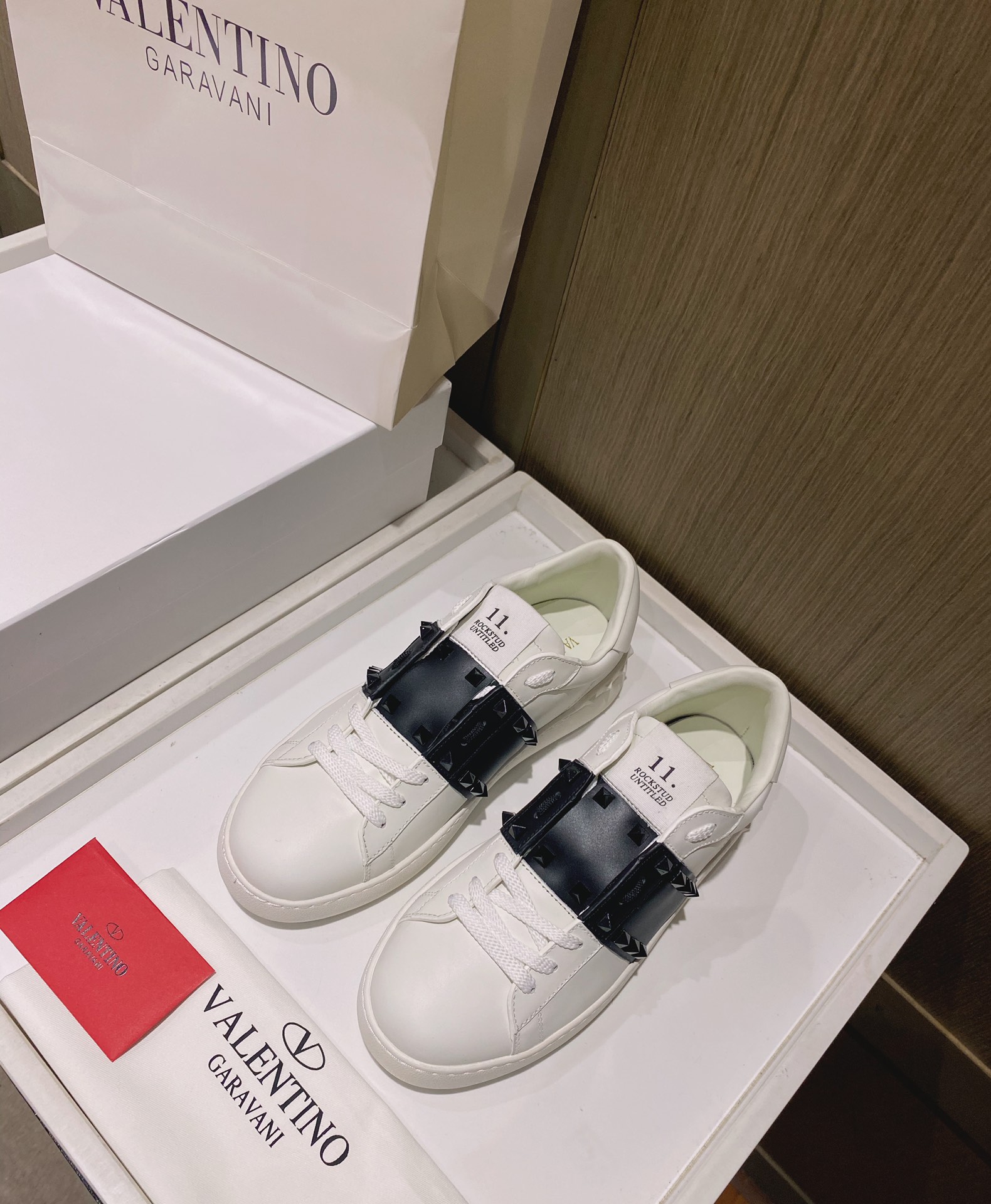 Va1e*ntin0 garavani sneakers