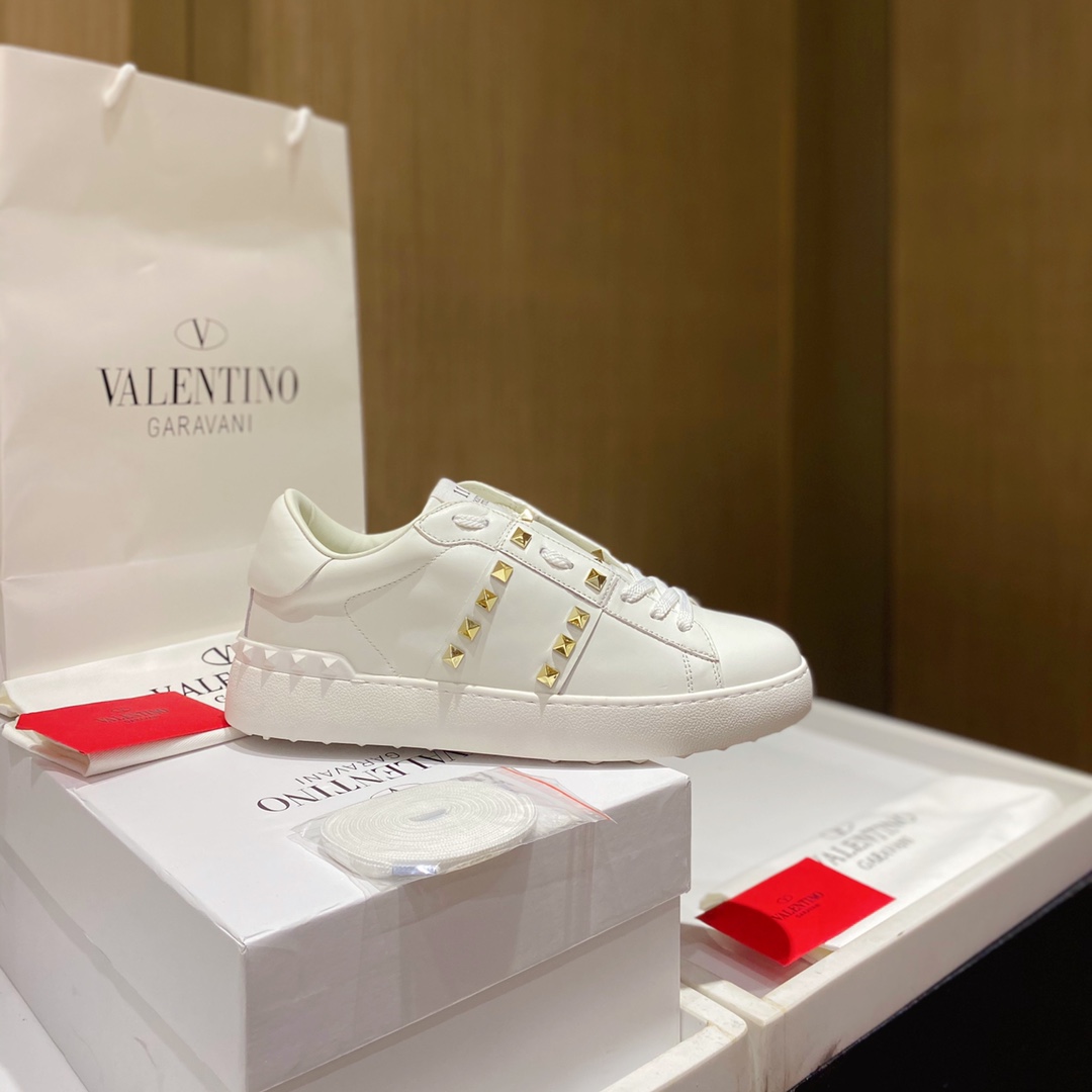 Va1e*ntin0 garavani sneakers