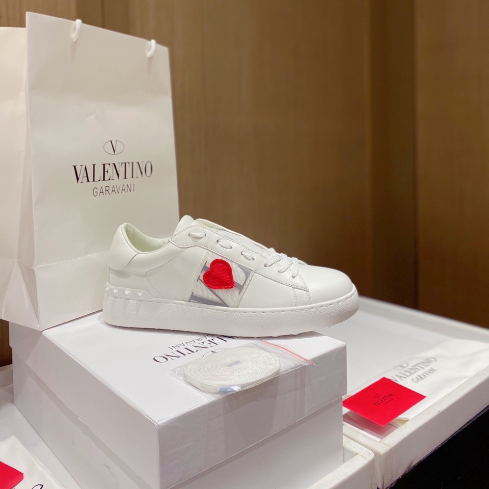 Va1e*ntin0 garavani sneakers