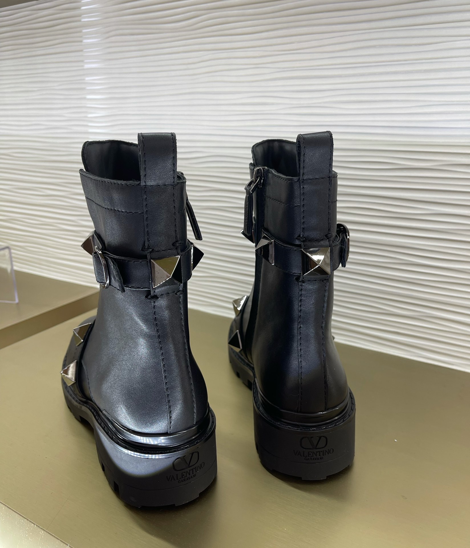 Va1e*ntin0 boots(eu35-41)