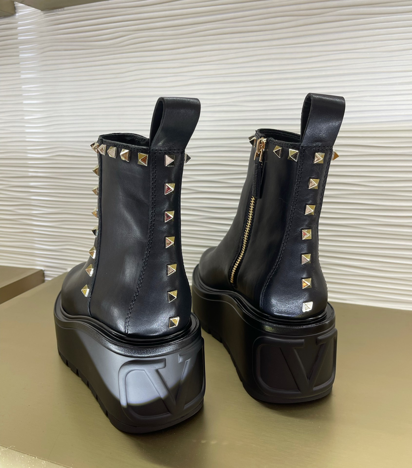 Va1e*ntin0 boots(eu35-41)
