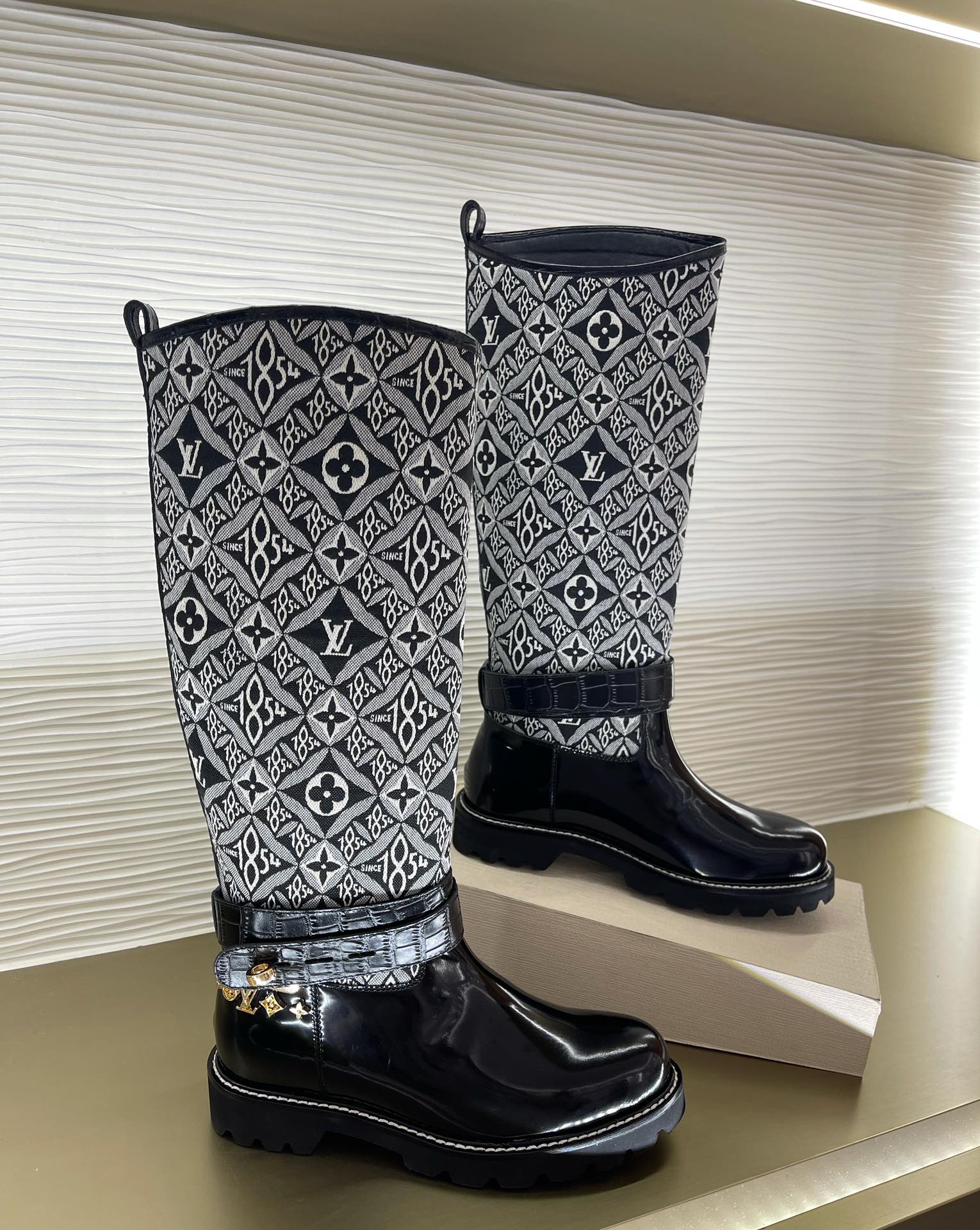 l0*is V*t0n boots（eu35-42）
