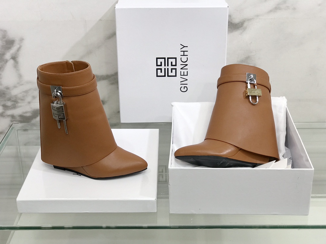 G1uenchy boots(eu35-42)