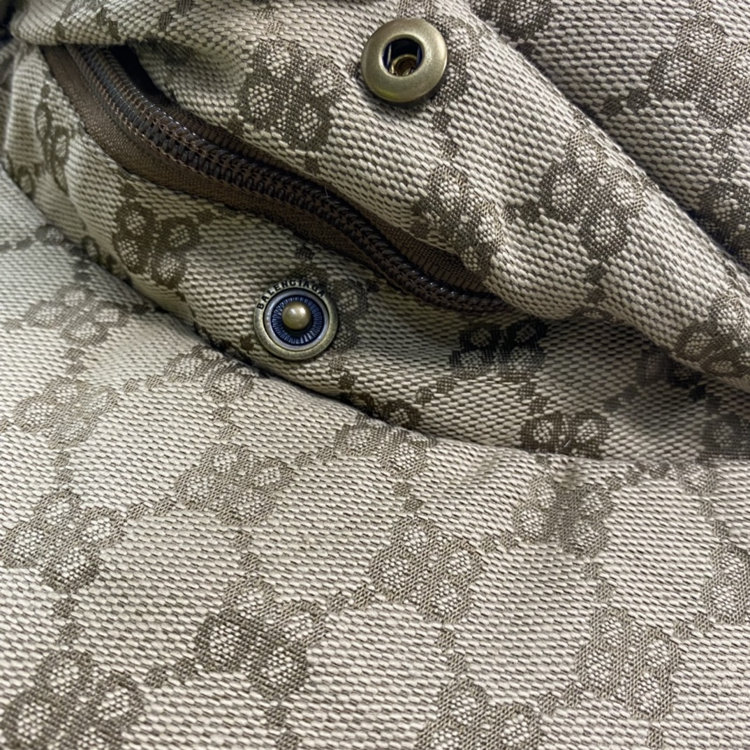 Balen*iaga Cotton