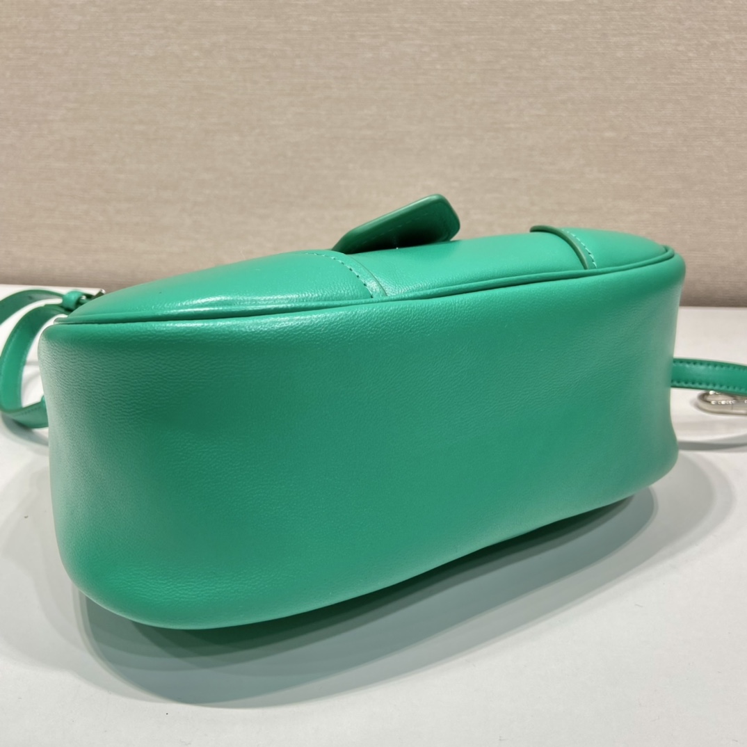 Pra*a moon handbags 1ba381-22.5*16*7.5cm