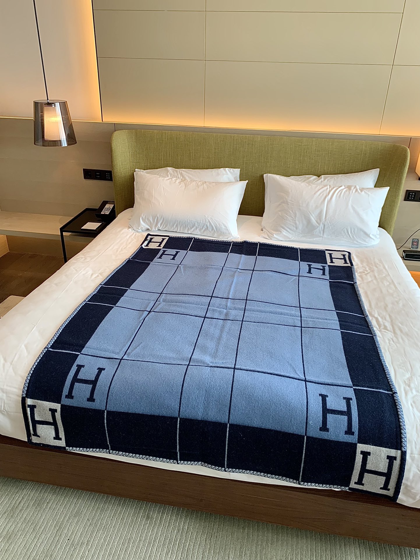 H**mes blankets-170*135cm