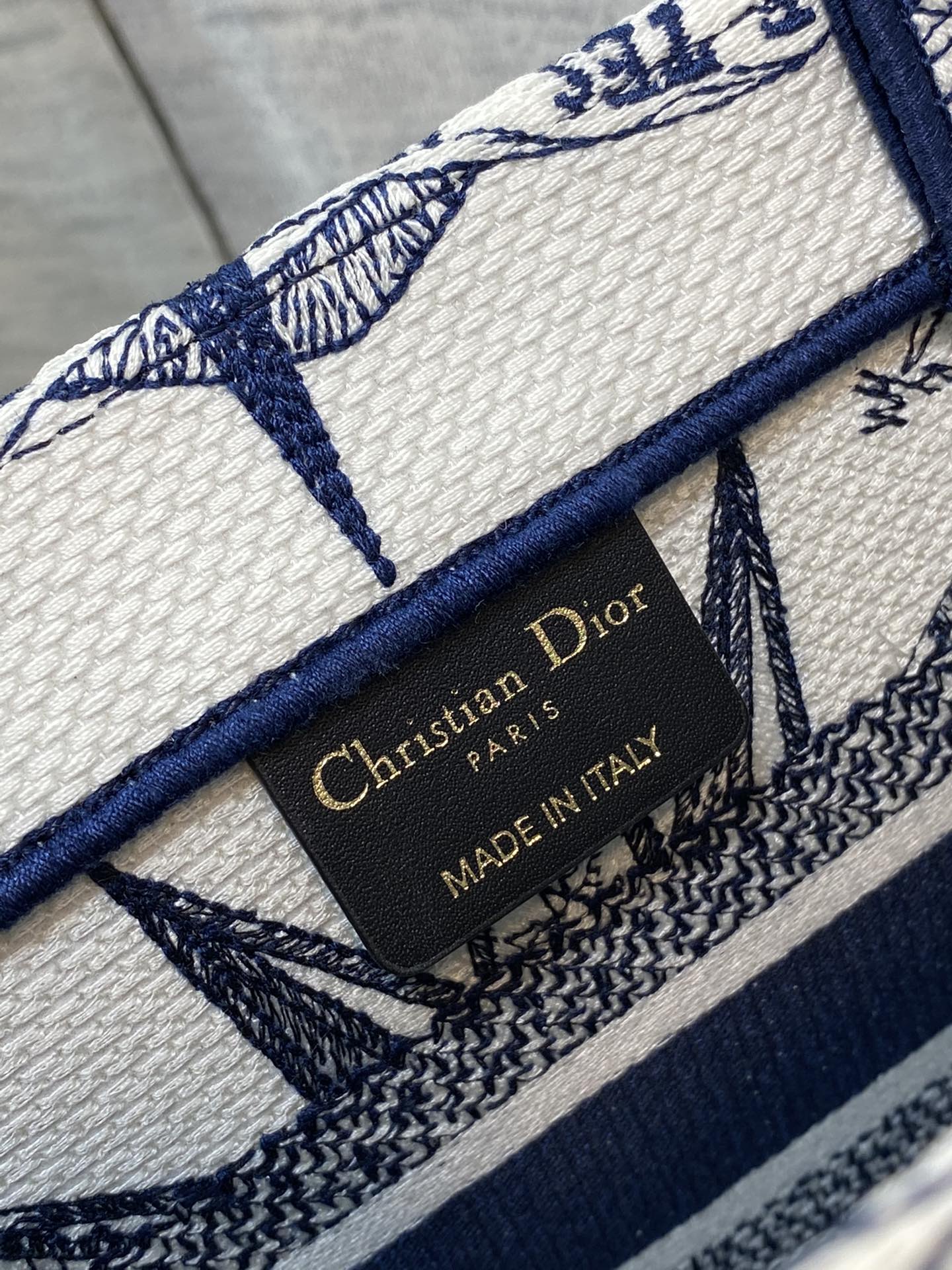 D*or small book tote-26*8*22cm