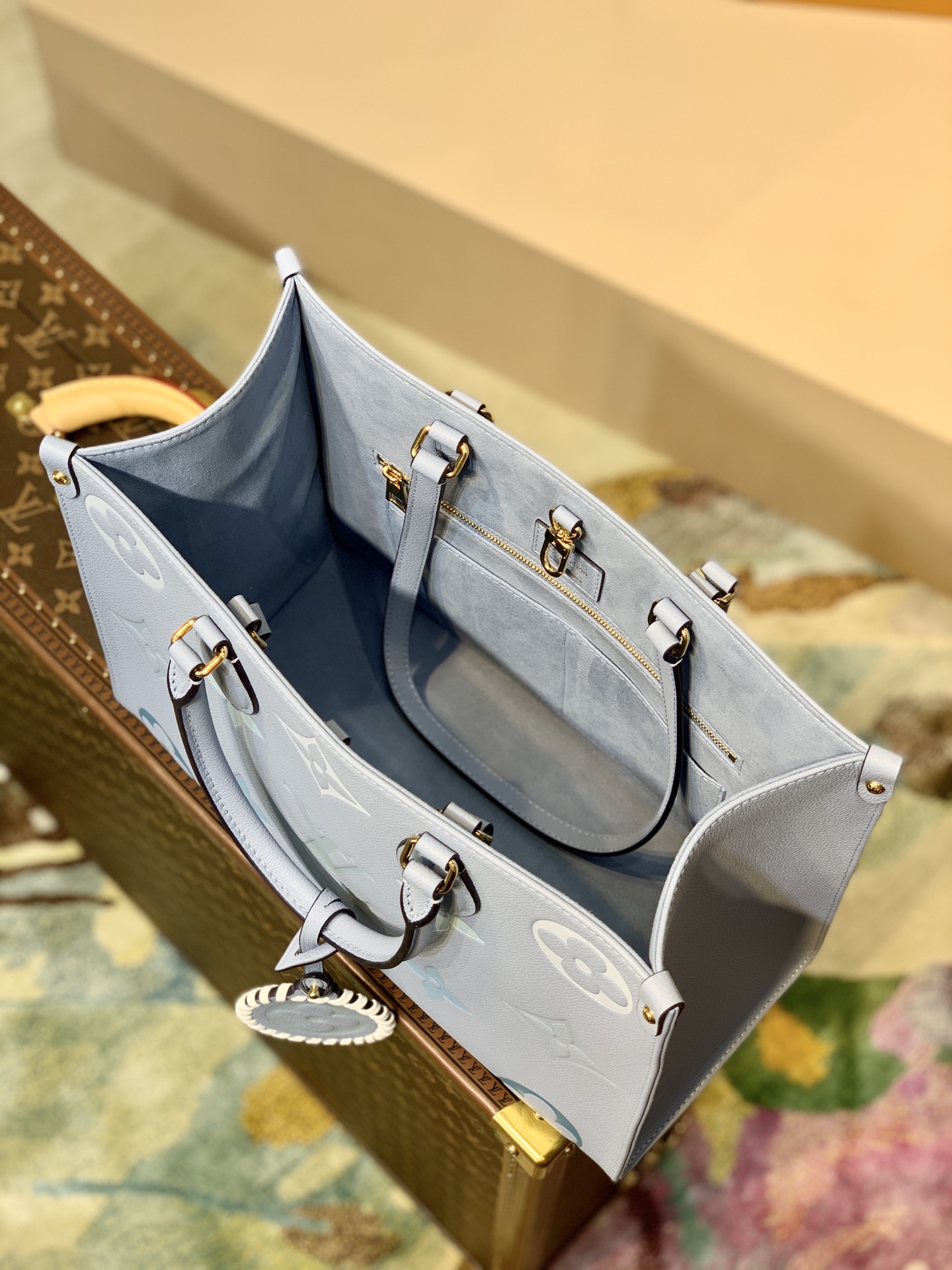 l0*is V*t0n small onthego handbag-35*28*15cm