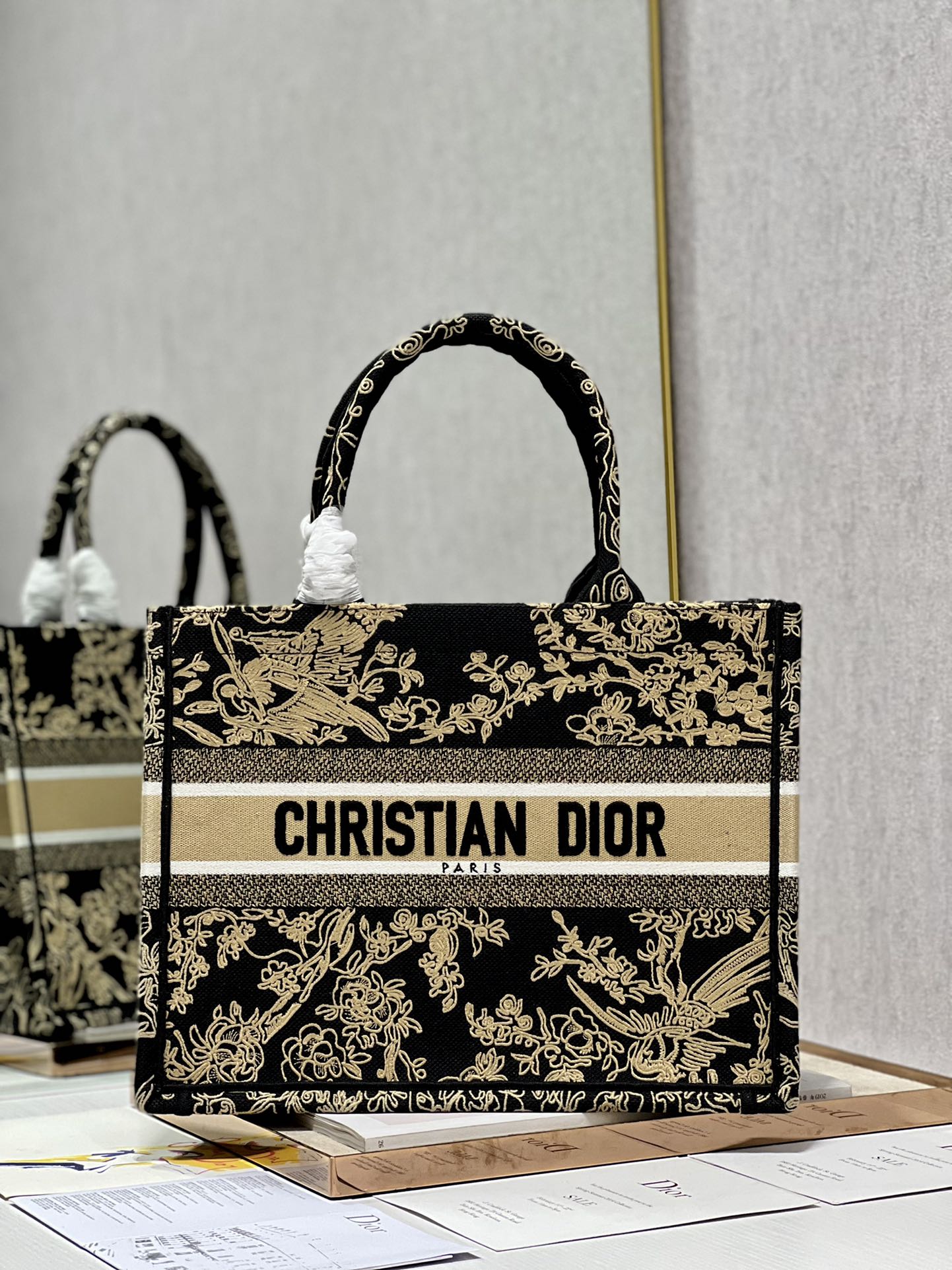 D*or small book tote-36*18*28cm