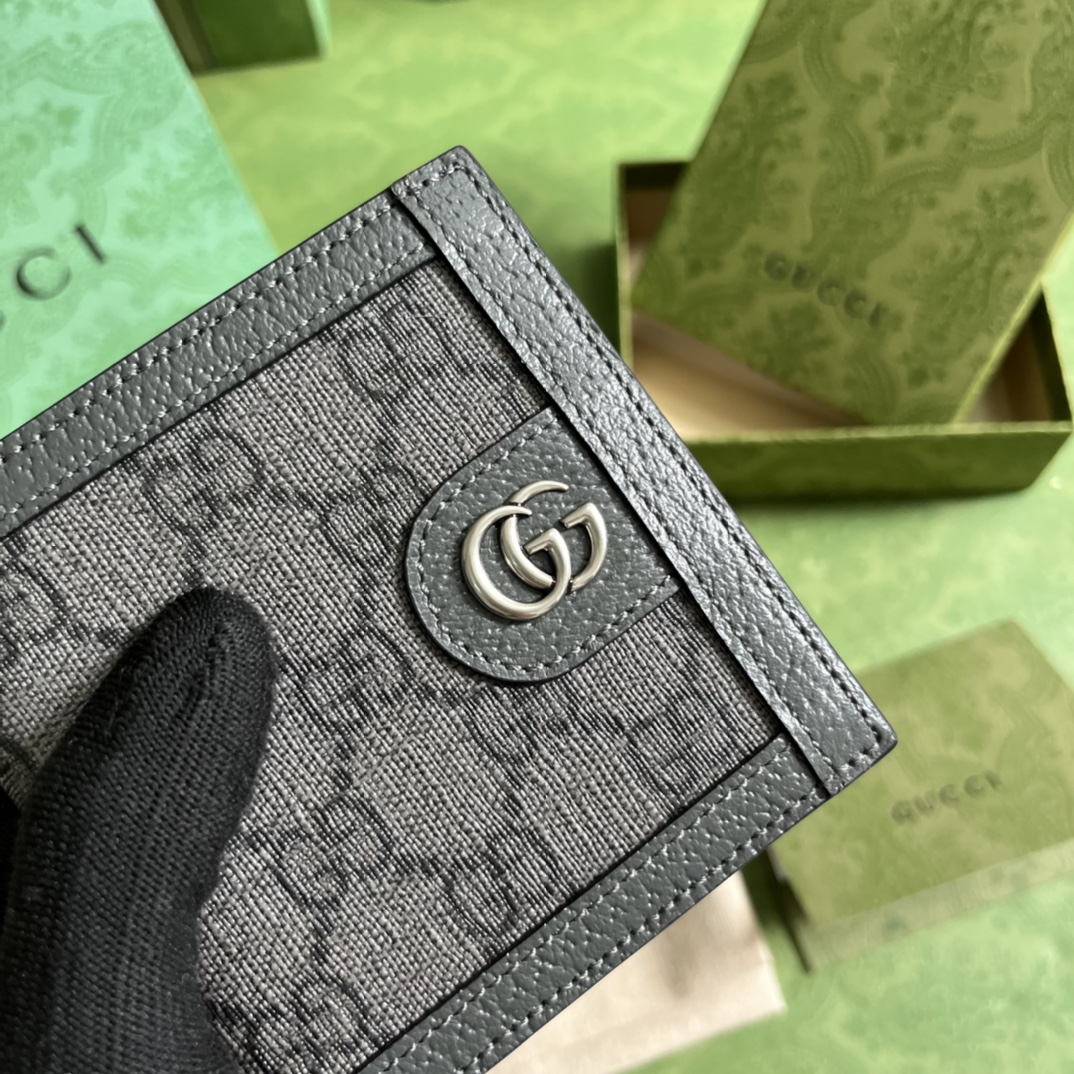G*u*i wallet-10*10cm