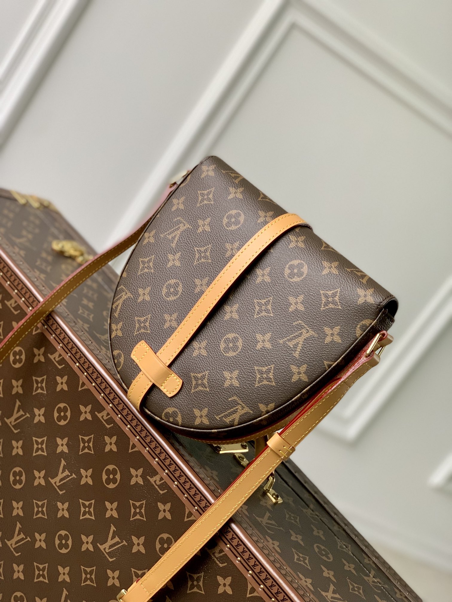 l0*is V*t0n vintage saddle bag-22*24*7cm