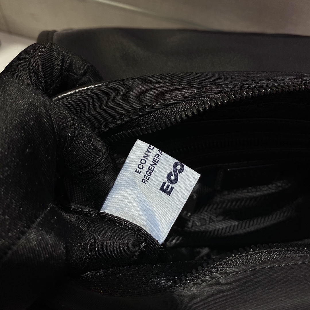 Pra*a 2vd039 messenger bag -33*24*8cm