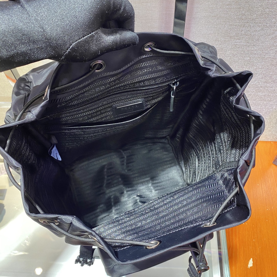 Pra*a 2vz135 backpack -27*45*17cm