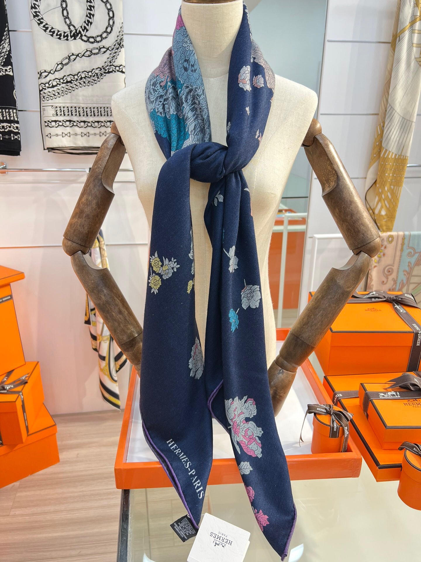 H**mes shawls-140*140cm