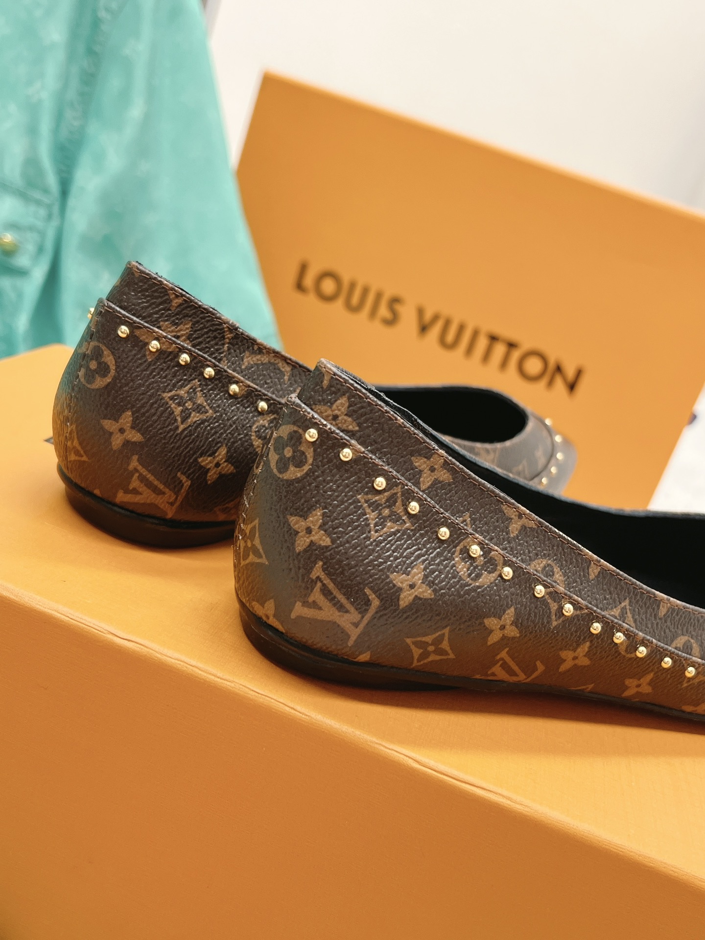 l0*is V*t0n heel