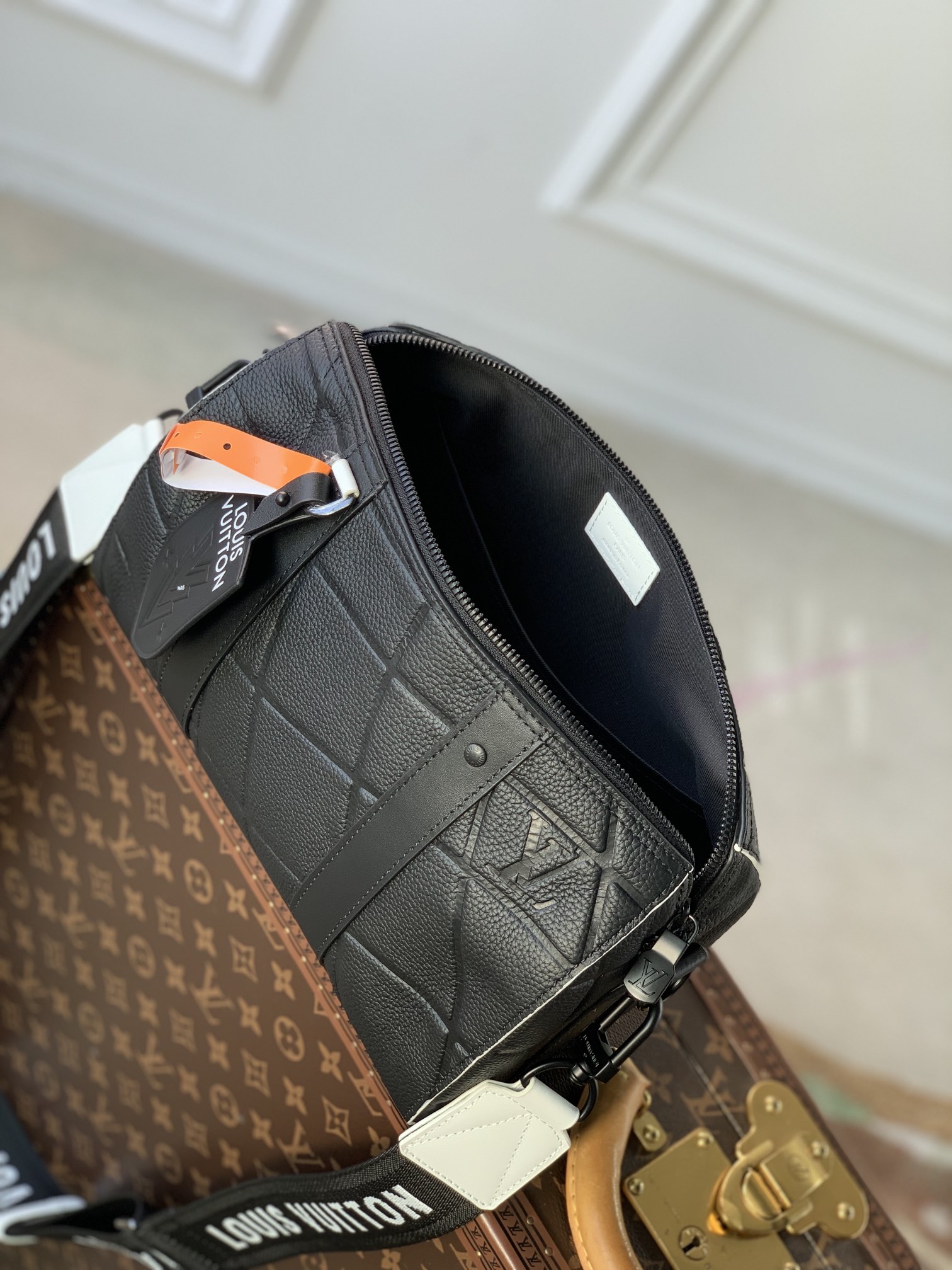 l0*is V*t0n city keepall-27x17x13cm