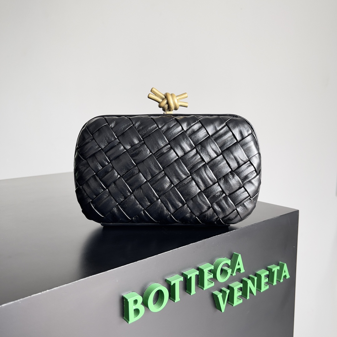 b0tte*a Ven*ta knot pouch-20.5*6*12.5cm
