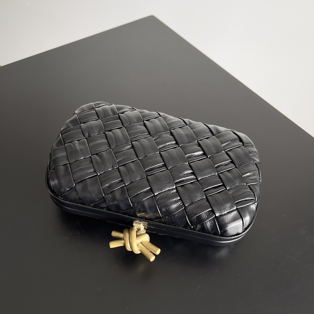 b0tte*a Ven*ta knot pouch-20.5*6*12.5cm