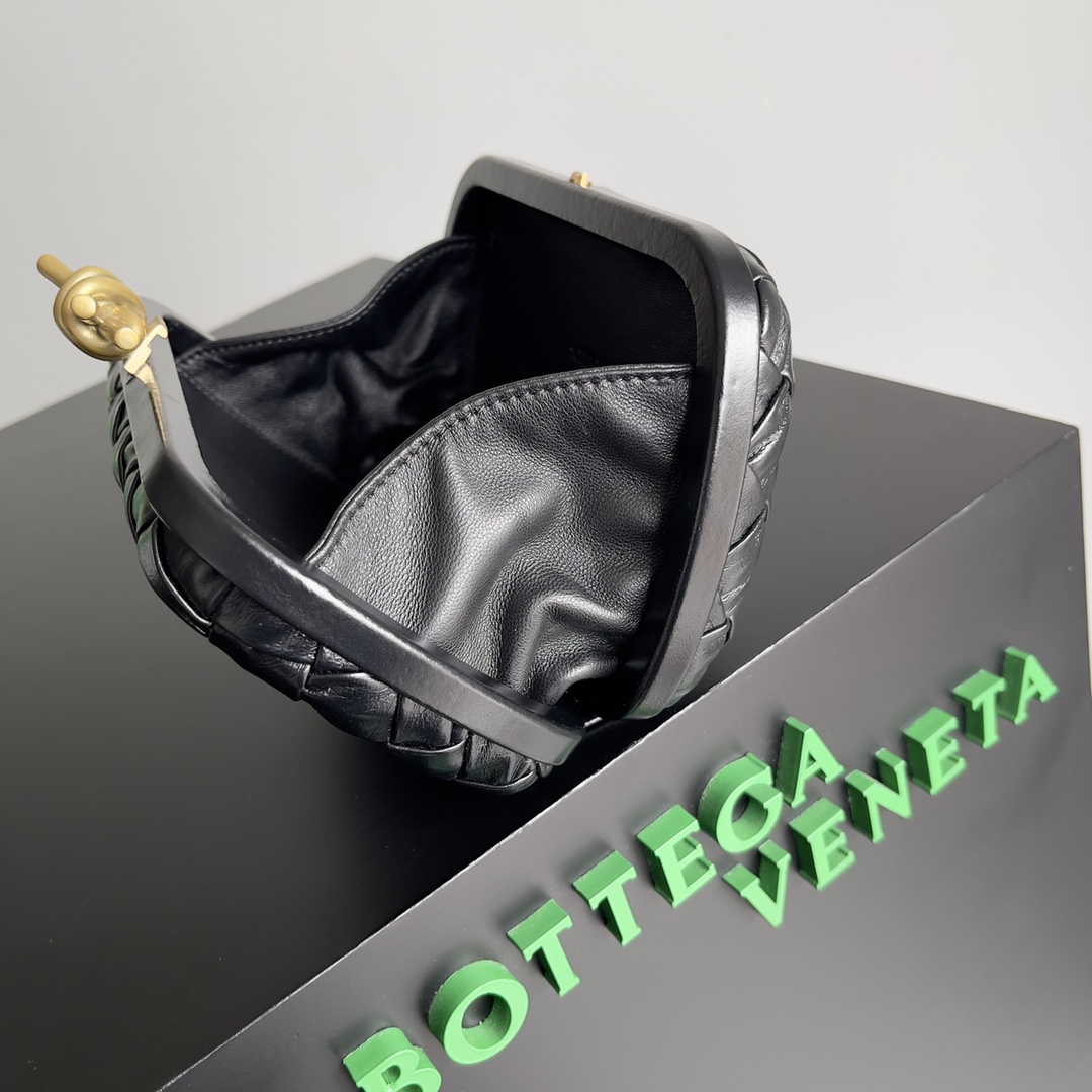 b0tte*a Ven*ta knot pouch-20.5*6*12.5cm