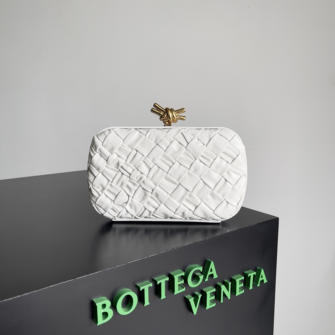 b0tte*a Ven*ta knot pouch-20.5*6*12.5cm