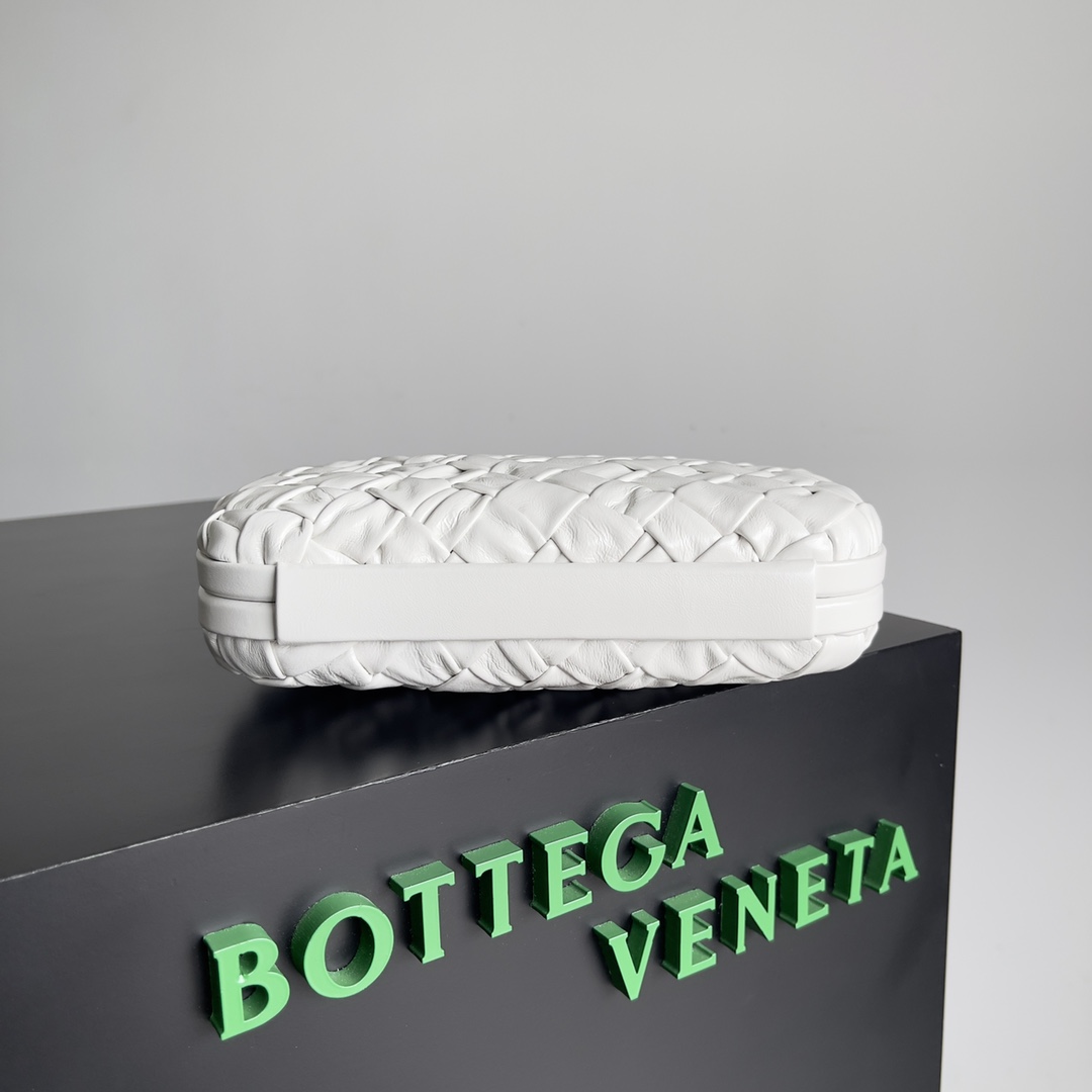 b0tte*a Ven*ta knot pouch-20.5*6*12.5cm