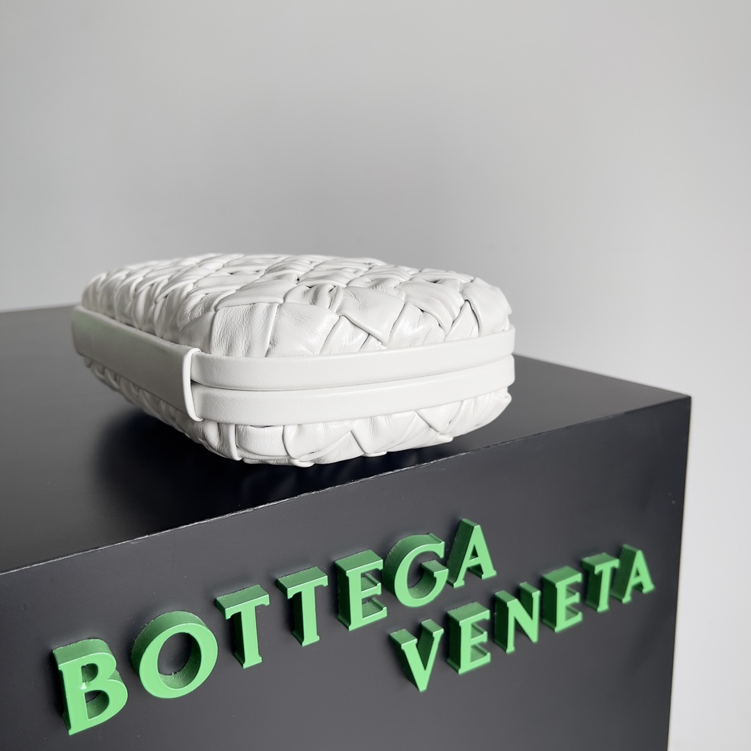 b0tte*a Ven*ta knot pouch-20.5*6*12.5cm