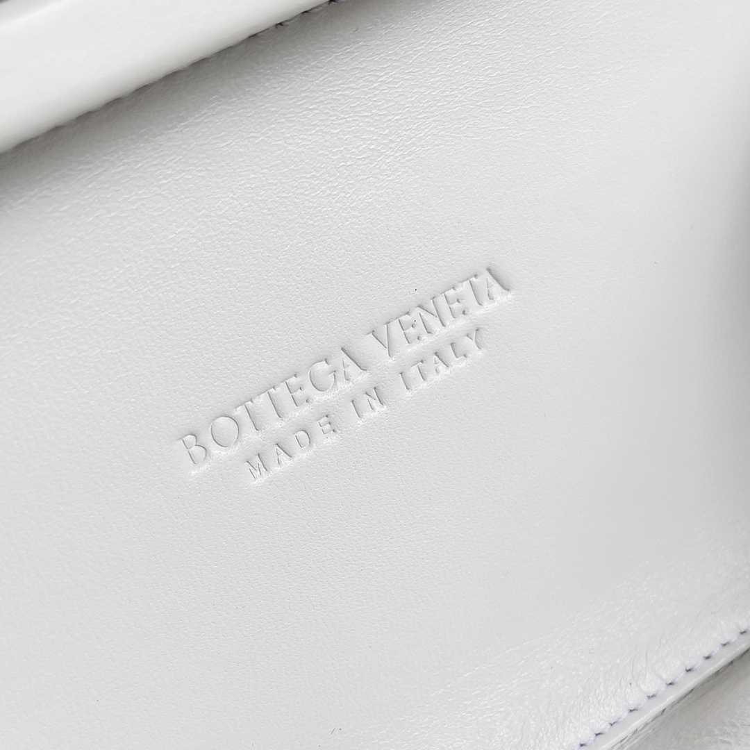 b0tte*a Ven*ta knot pouch-20.5*6*12.5cm