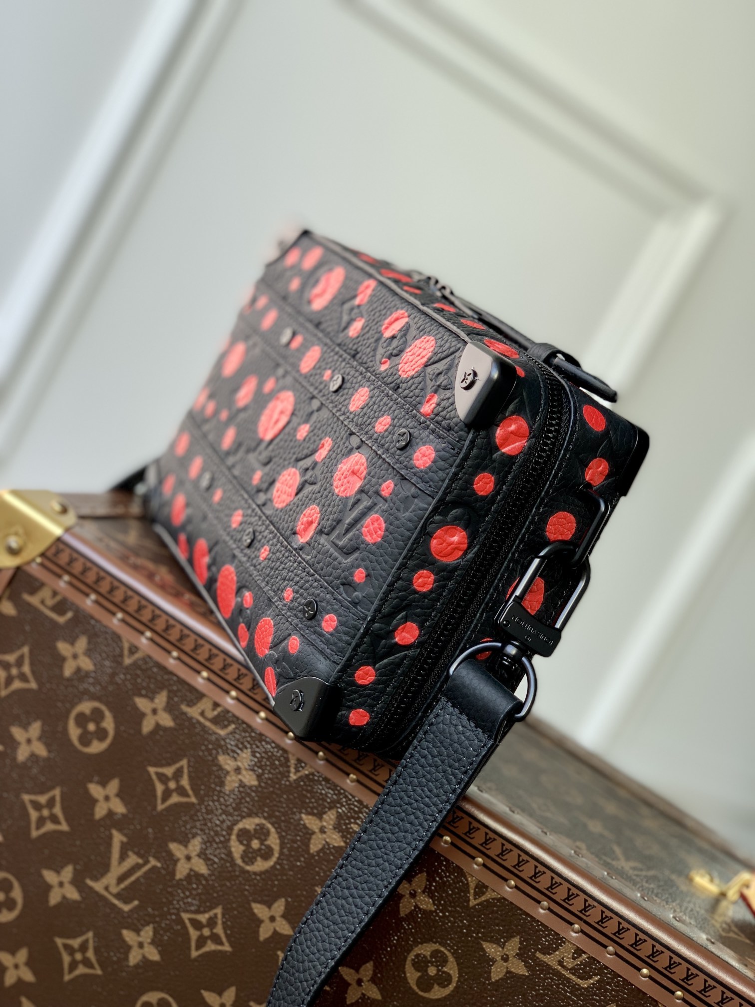 LV -Handle Soft Trunk-M21677-21.5 x 15 x 7CM