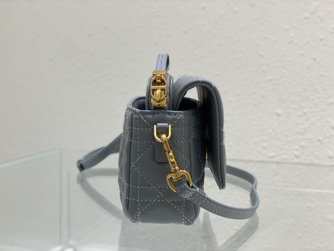 D*or 2023 caro bag-17.5 x 10.5 x 5 cm