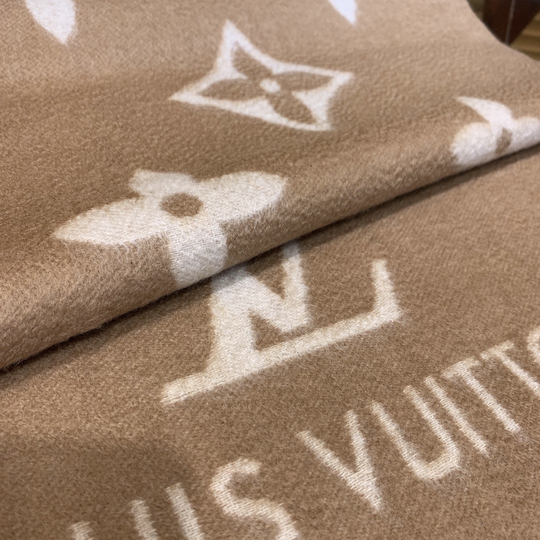 l0*is V*t0n scarf-191 x 46cm