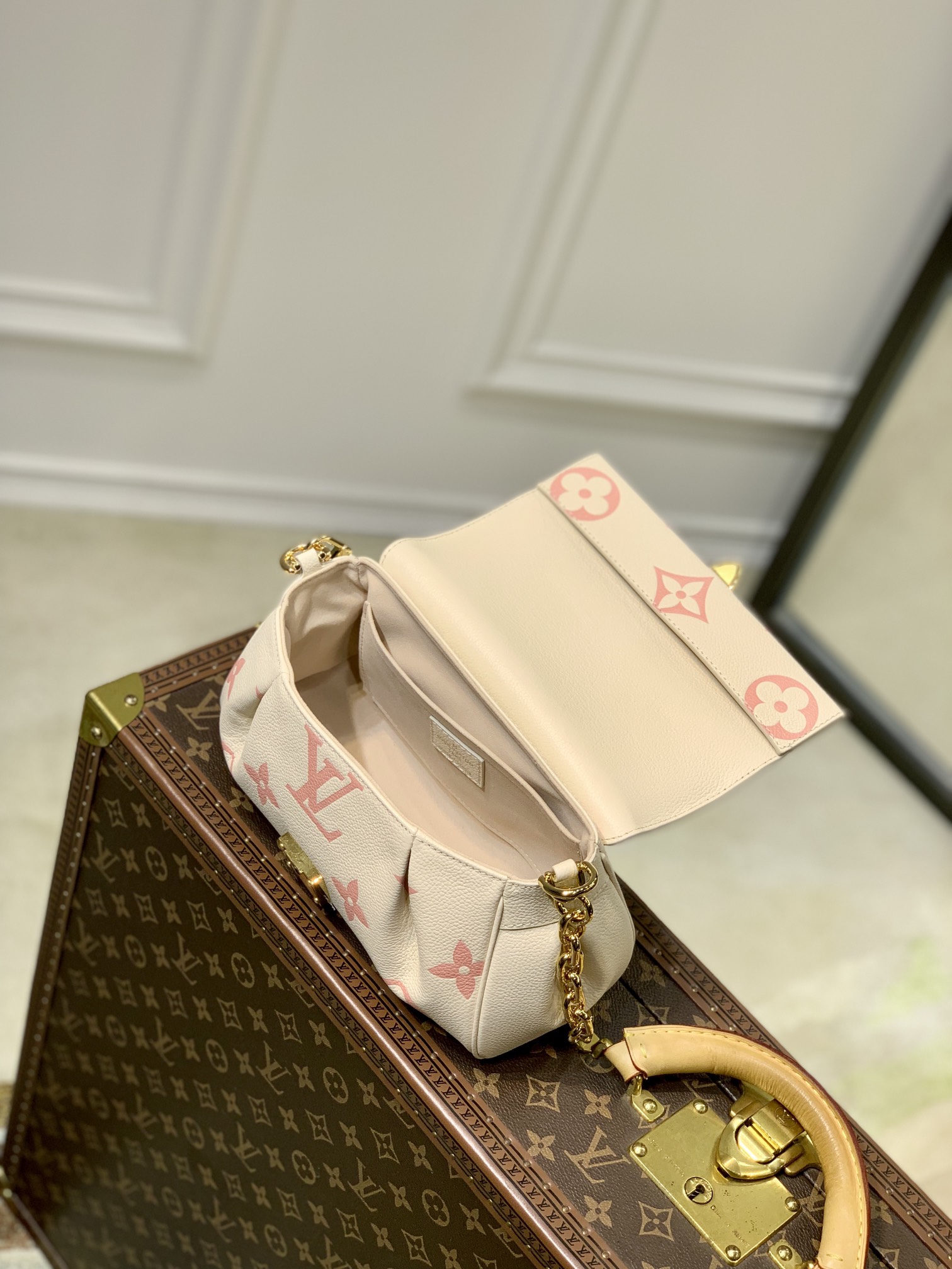 l0*is V*t0n favorite m46393-24 x 14 x 9cm