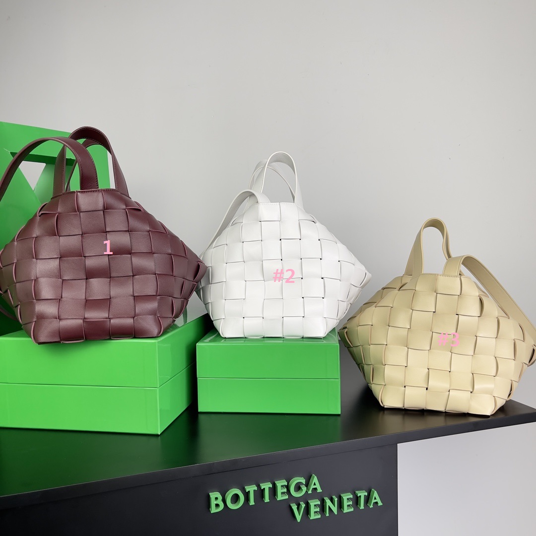 b0tte*a Ven*ta bowling bags-28*21*1cm