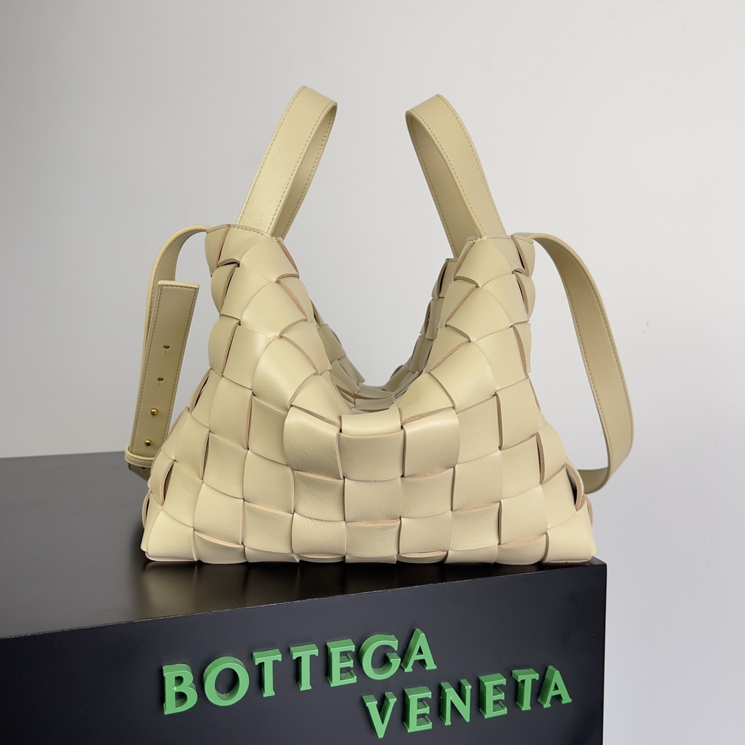b0tte*a Ven*ta bowling bags-28*21*1cm
