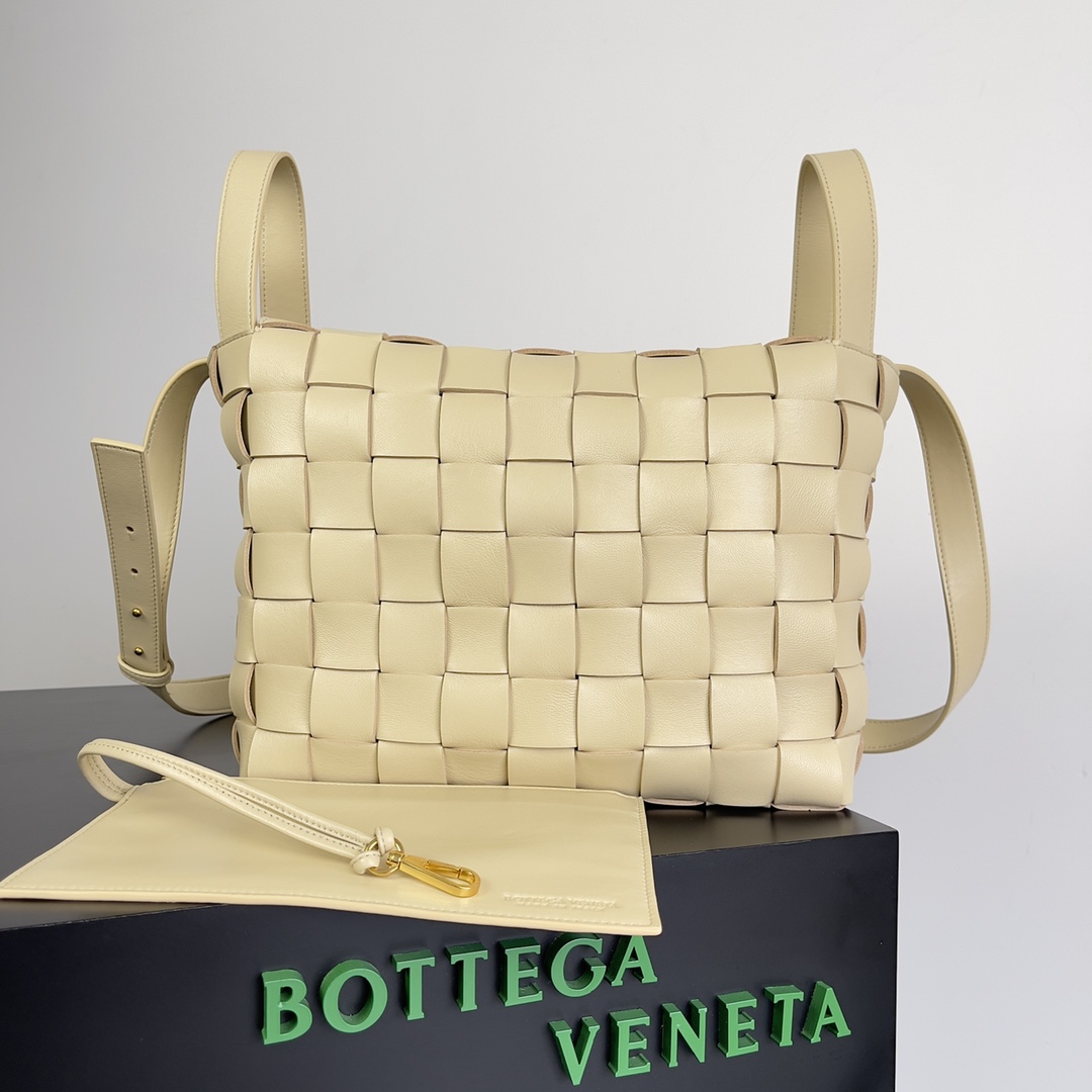 b0tte*a Ven*ta bowling bags-28*21*1cm