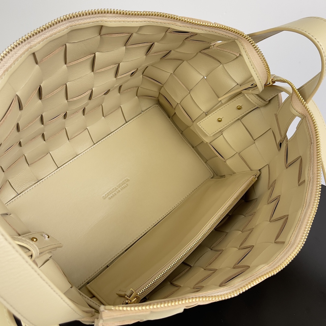 b0tte*a Ven*ta bowling bags-28*21*1cm