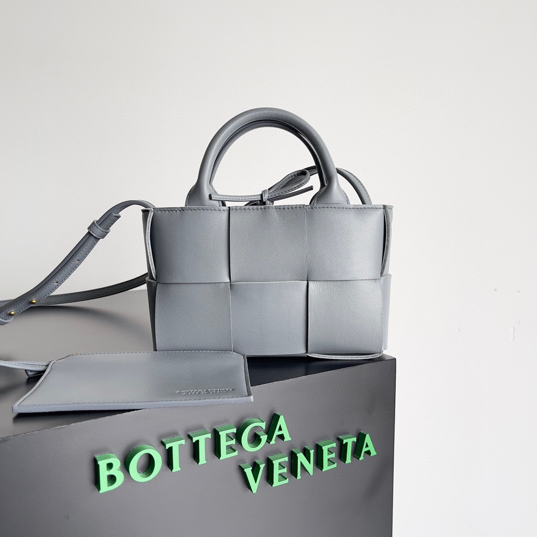 b0tte*a Ven*ta tote bag-20*7*13cm