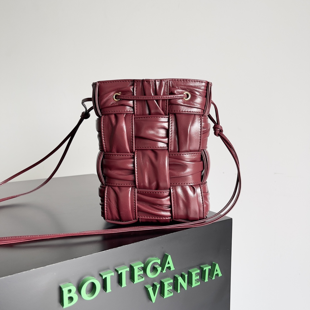 b0tte*a Ven*ta mini bucket-18*14*14cm