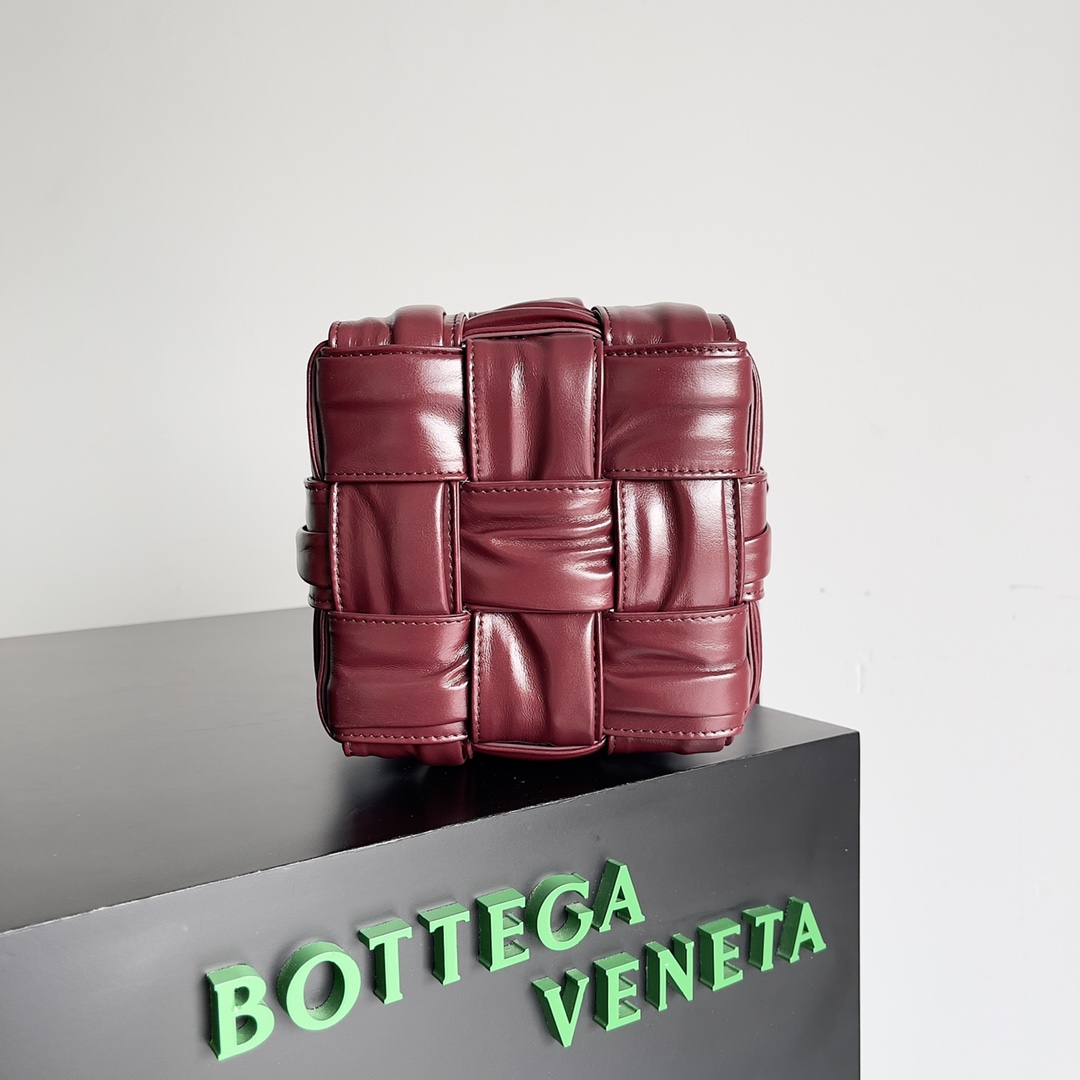 b0tte*a Ven*ta mini bucket-18*14*14cm