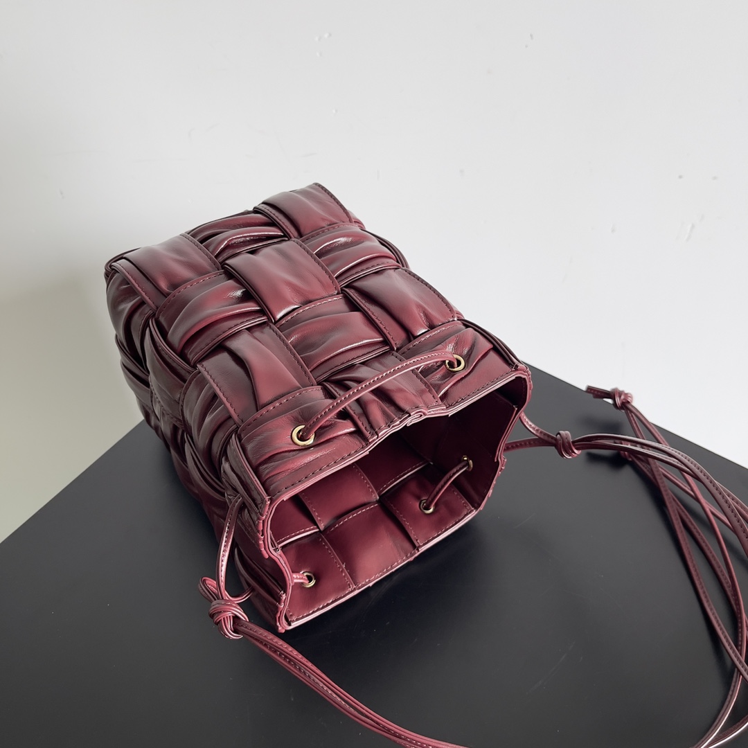 b0tte*a Ven*ta mini bucket-18*14*14cm