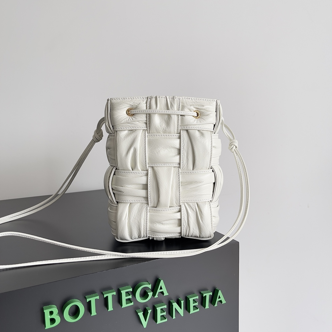 b0tte*a Ven*ta mini bucket-18*14*14cm