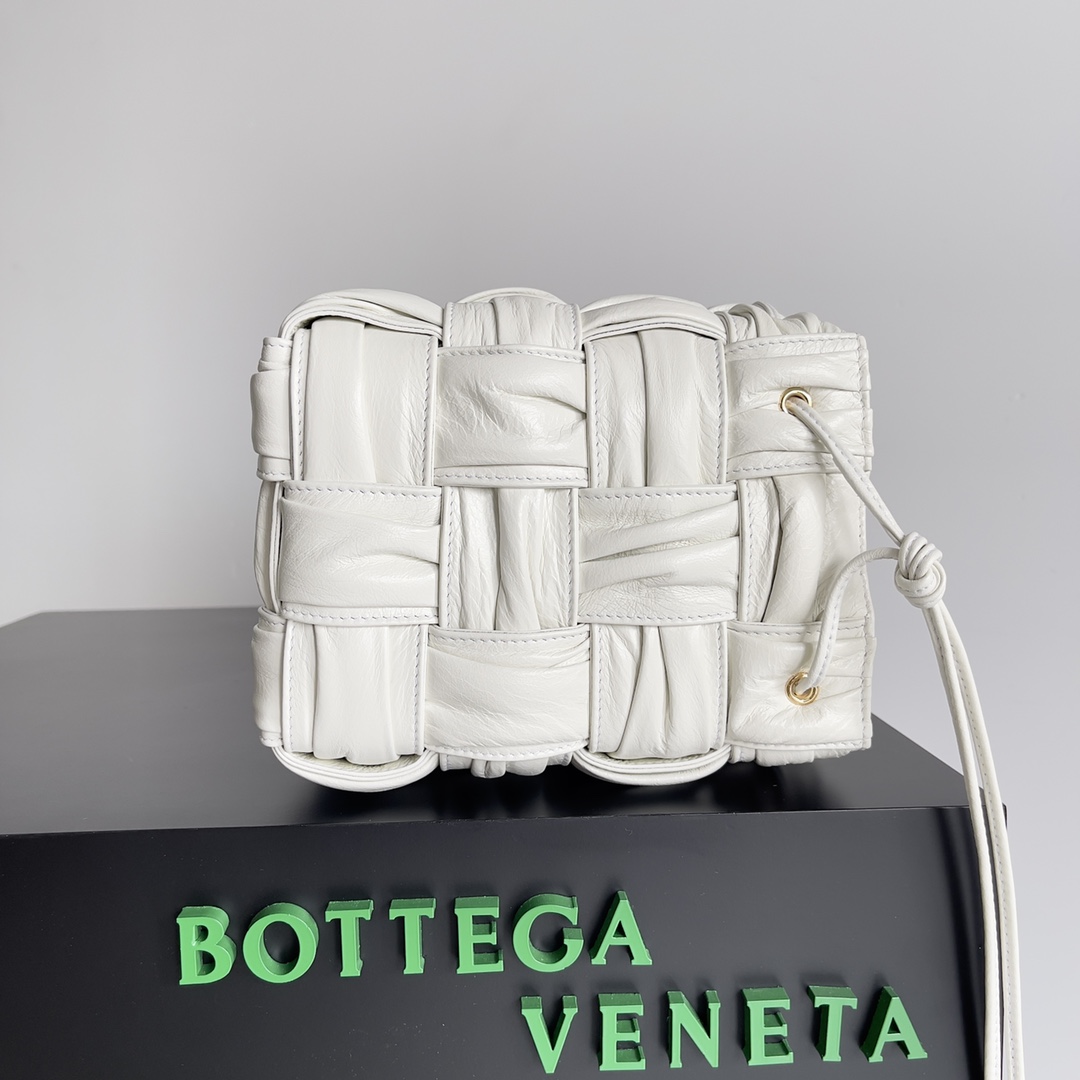 b0tte*a Ven*ta mini bucket-18*14*14cm