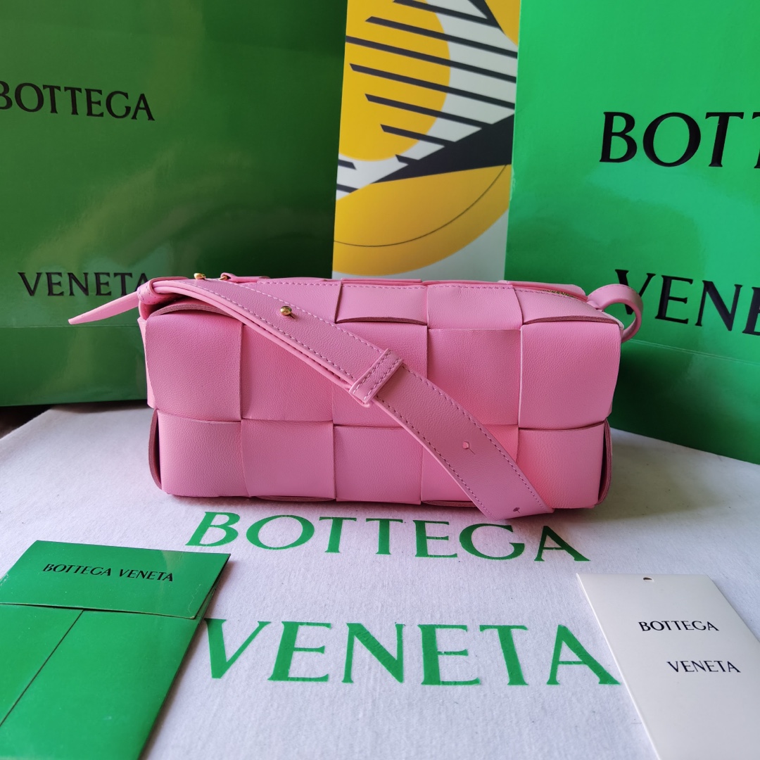 b0tte*a Ven*ta cassette bag-23.5x10x20cm